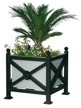 FIORIERA SARDEGNA in acciaio con contenitore interno in lamiera. Dim. cm. 75x75x75 h.